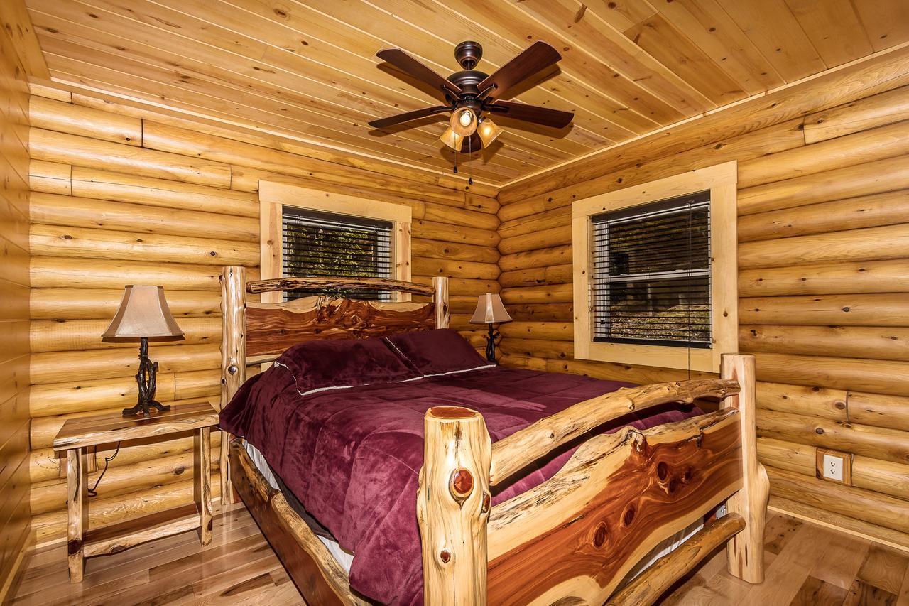 Hocking Hills Cabins & Resort Foxfire Logan Exterior photo